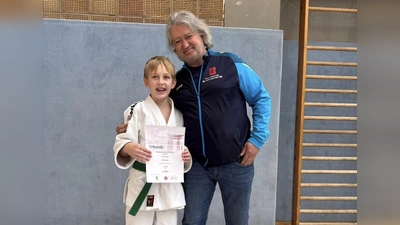 Ben Lösch mit Trainer Manfred Schmid (Bild: Stefan Lösch)