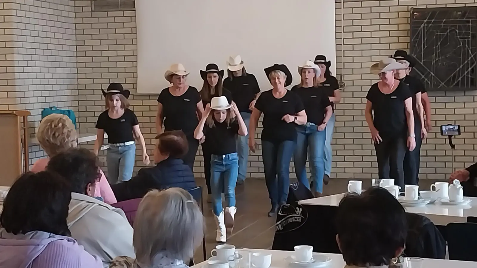 Auftritt der Saloon Dancer (Bild: Maria Flierl)