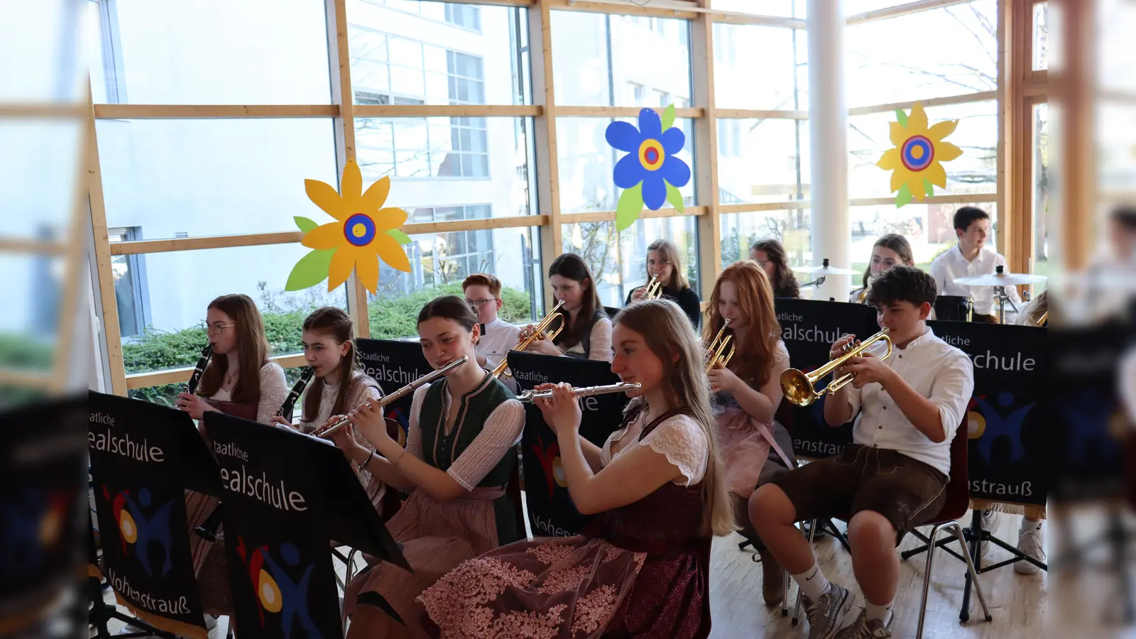 Die Big Band der Realschule spielt auf. (Bild: Doris Thammer)
