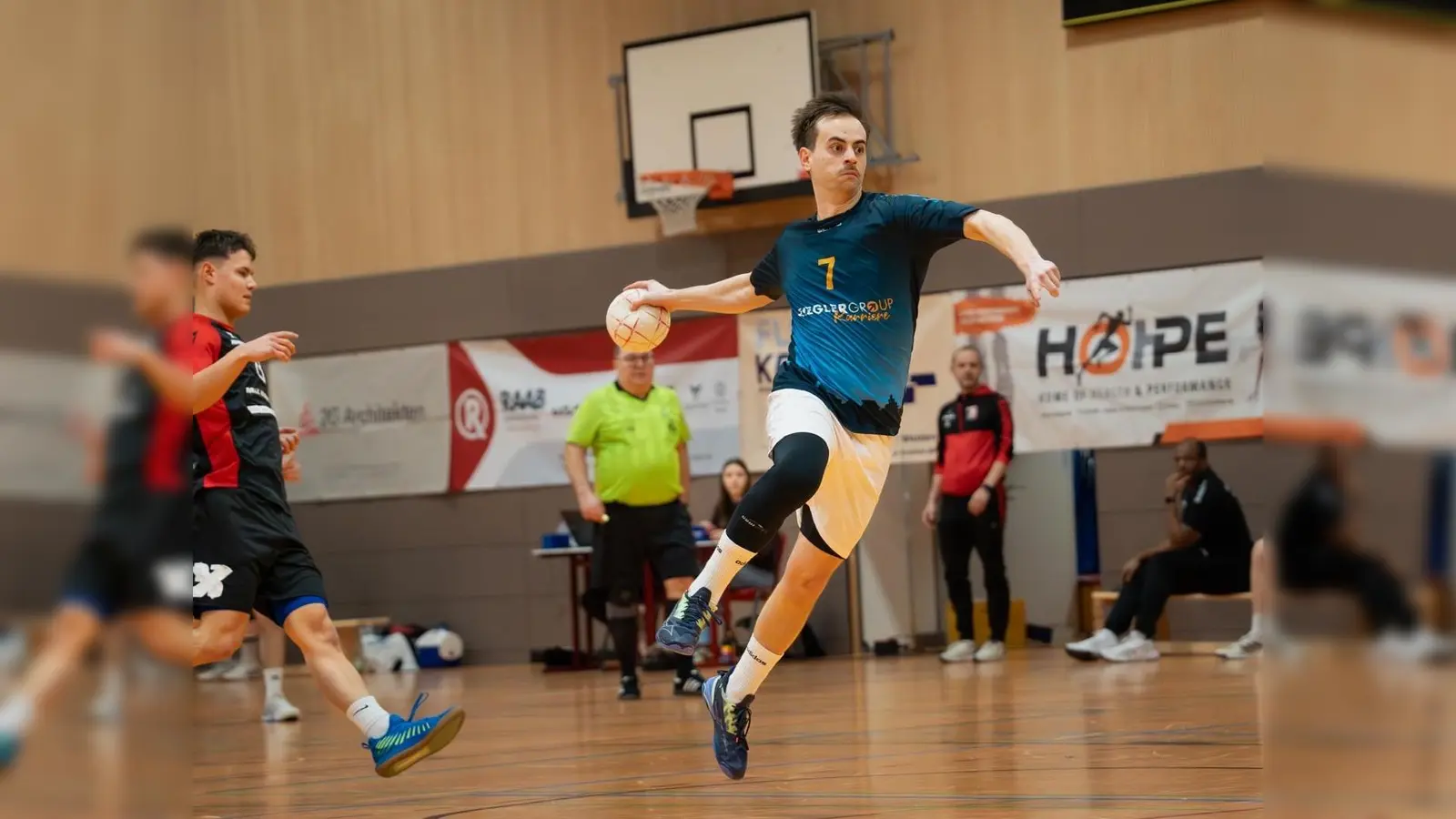 HSG-Spieler Thomas Hafner in Aktion. (Bild: Roland Hösl)