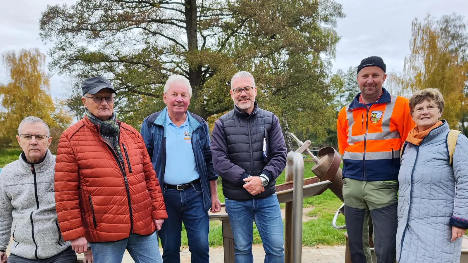 Vorstandschaftsmitglieder vom Förderverein Stadtbad Weiden, vierter von links Daniel Tubifato, fünfter von links Stefan Dürgner. (Bild: Hans Forster)