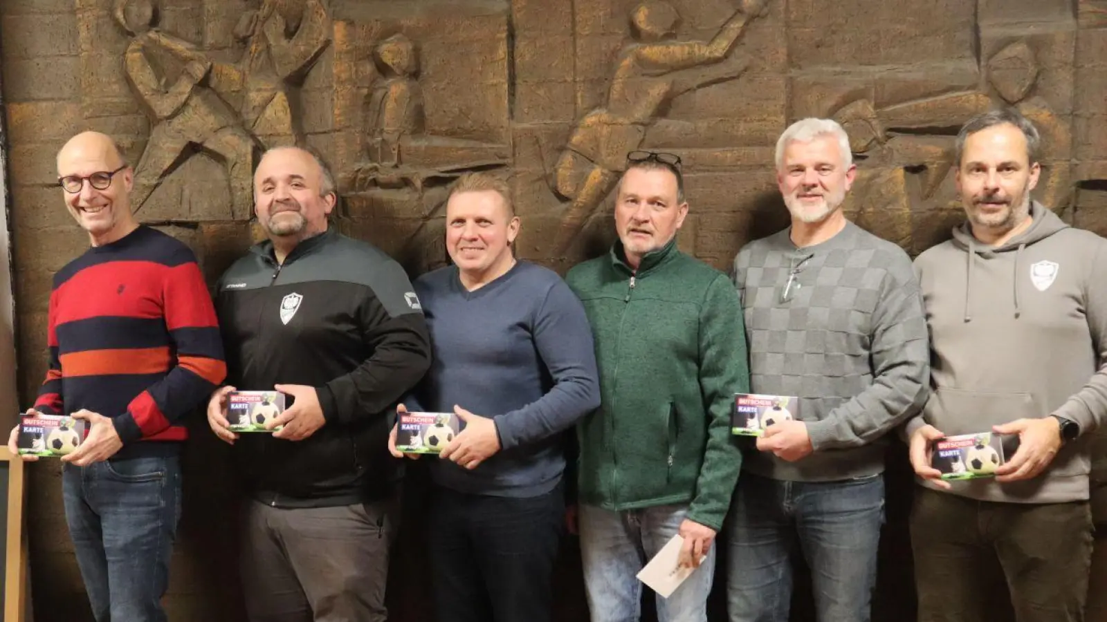 Das Erinnerungsfoto entstand bei der Abschlussfeier und zeigt die Geehrten für ihren besonderen sportlichen Einsatz. von links: Roland Kusche, Sandro Caloiero, Valerij Kuznetsov, Georg Kaltenecker, Harald Biersack, Holger Buscholl (Bild: Harald Biersack)