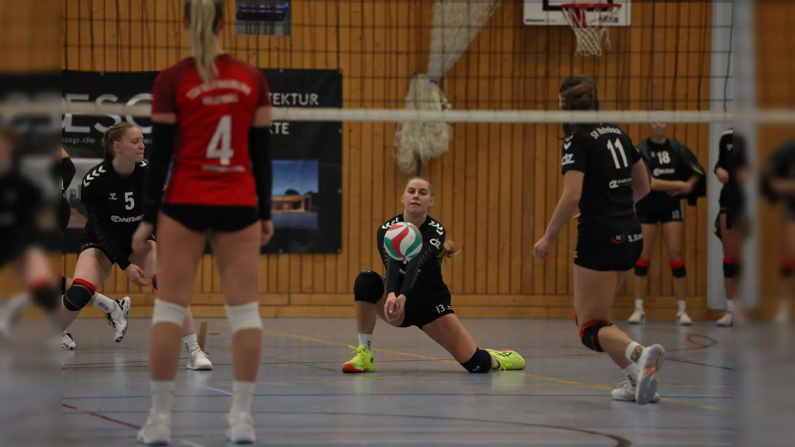 In der Annahme - hier von Sara Sasic - haben die Volleyballerinnen des SV Hahnbach zuletzt immer starke Leistungen gezeigt. (Bild: Andreas Emmel)