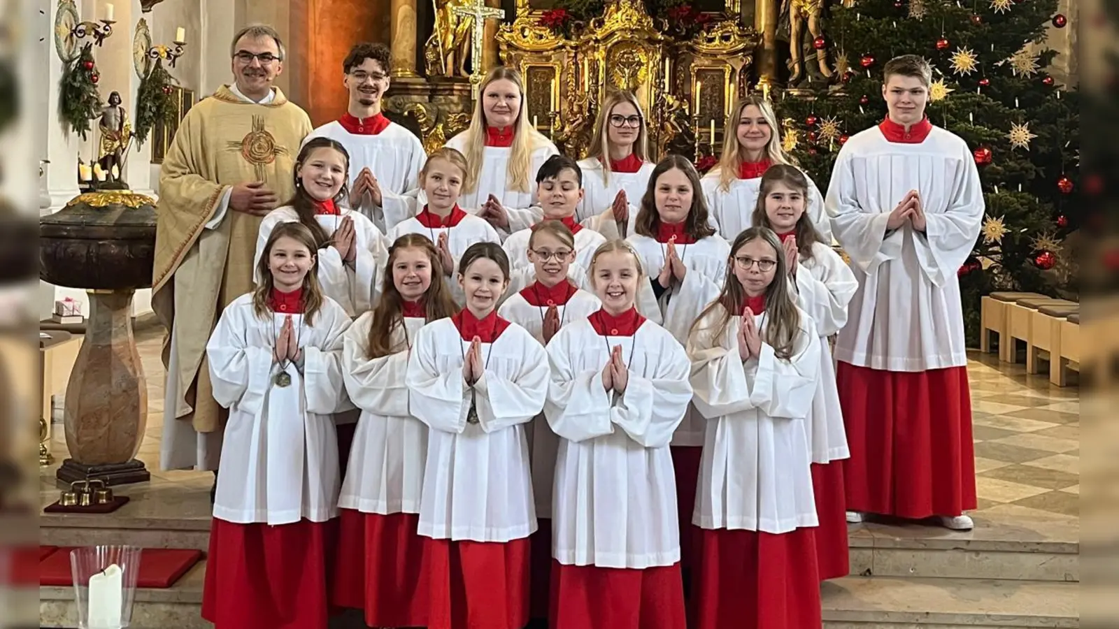 Neue Ministranten in der Pfarrei Mariä Himmelfahrt. (Bild: Monika Schirdewahn )