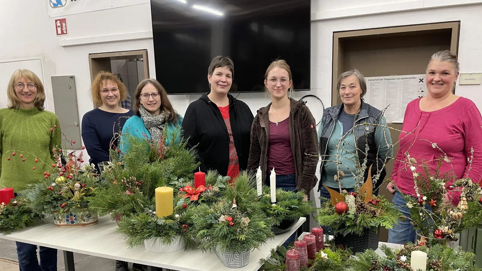 Adventsbasteln (Bild: Evi Grünbauer)