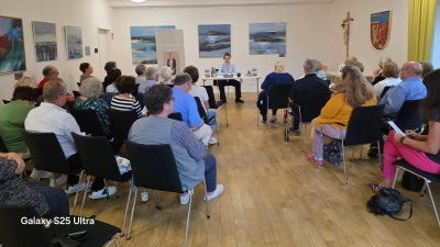Autorenlesung mit Yvette Eckstein im Bürgersaal Schirmitz (Bild: Annemarie Fink)
