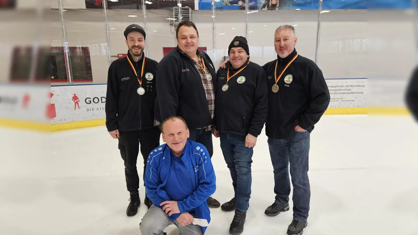 v. l.: Patrick Reger, Stephan Schmal, Bernhard Gäbl, Markus Zach. Vo.: Gerhard Hirn (Bild: Günter Deyerl)