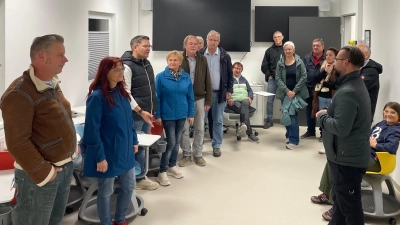 Stadtratsfraktion und SPD Mitglieder. Bild Mitte hinten: Fraktionssprecher Sauer und OV VOrsitzender Giehl (Bild: Werner Sauer)