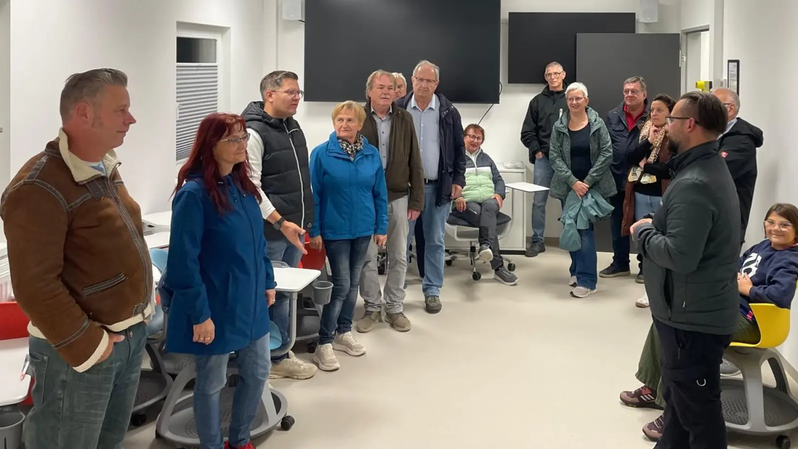 Stadtratsfraktion und SPD Mitglieder. Bild Mitte hinten: Fraktionssprecher Sauer und OV VOrsitzender Giehl (Bild: Werner Sauer)