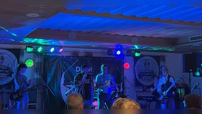 Volles Haus im Sportheim (Bild: Armin Aichinger)