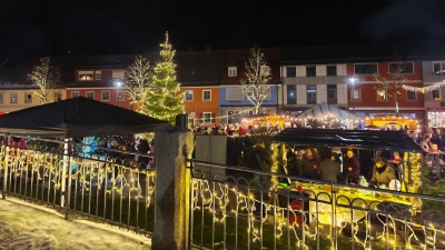 10. Adventsmarkt der Frauenunion Floß wieder von Erfolg gekrönt (Bild: Christina Kreuzer)