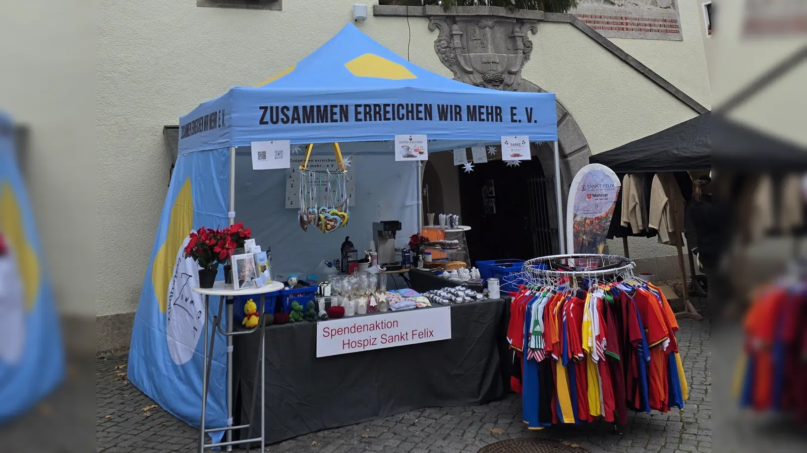 Zusammen erreichen wir mehr e. V. am Kathreinmarkt in der Weidener Innenstadt (Bild: Andreas Hruschka  )