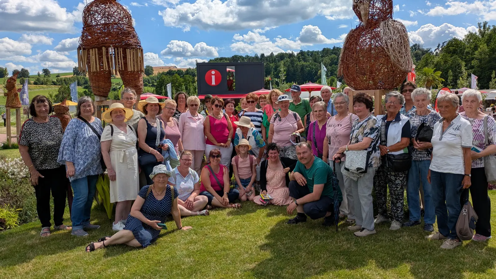 Der evangelischer Frauenbund besucht die Landesgartenschau. (Bild: Christa Riedel)