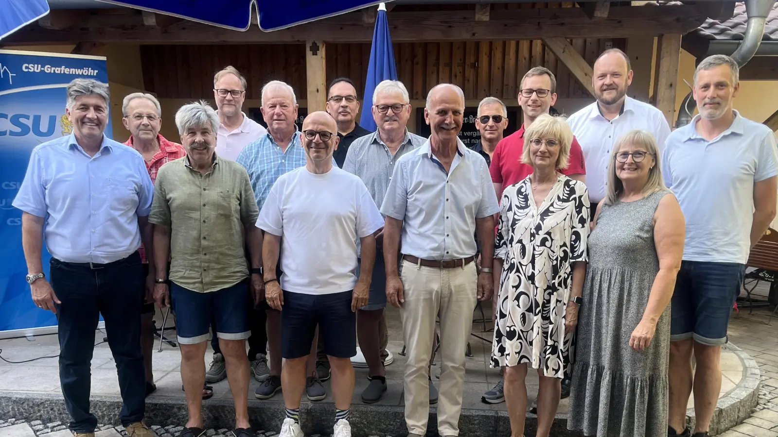 Beim traditionellen Johanni Dämmerschoppen in Stichn´s Biergarten wurden langjährige Mitglieder der CSU für ihre Treue geehrt.  (Bild: Gerald Morgenstern)