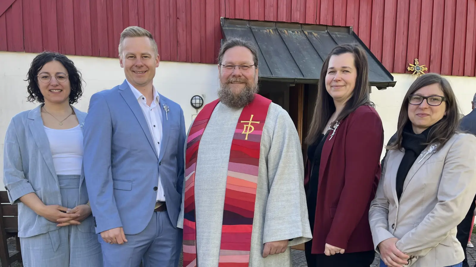 Vier Silberne Konfirmanden feierten das Gedächtnis ihrer Konfirmation vor 25 Jahren (Bild: Heidi Kurz)