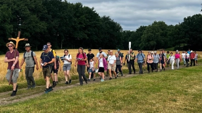Poppenrichter Pilger unterwegs in Gottes Natur (Bild: Christian Gottwald)