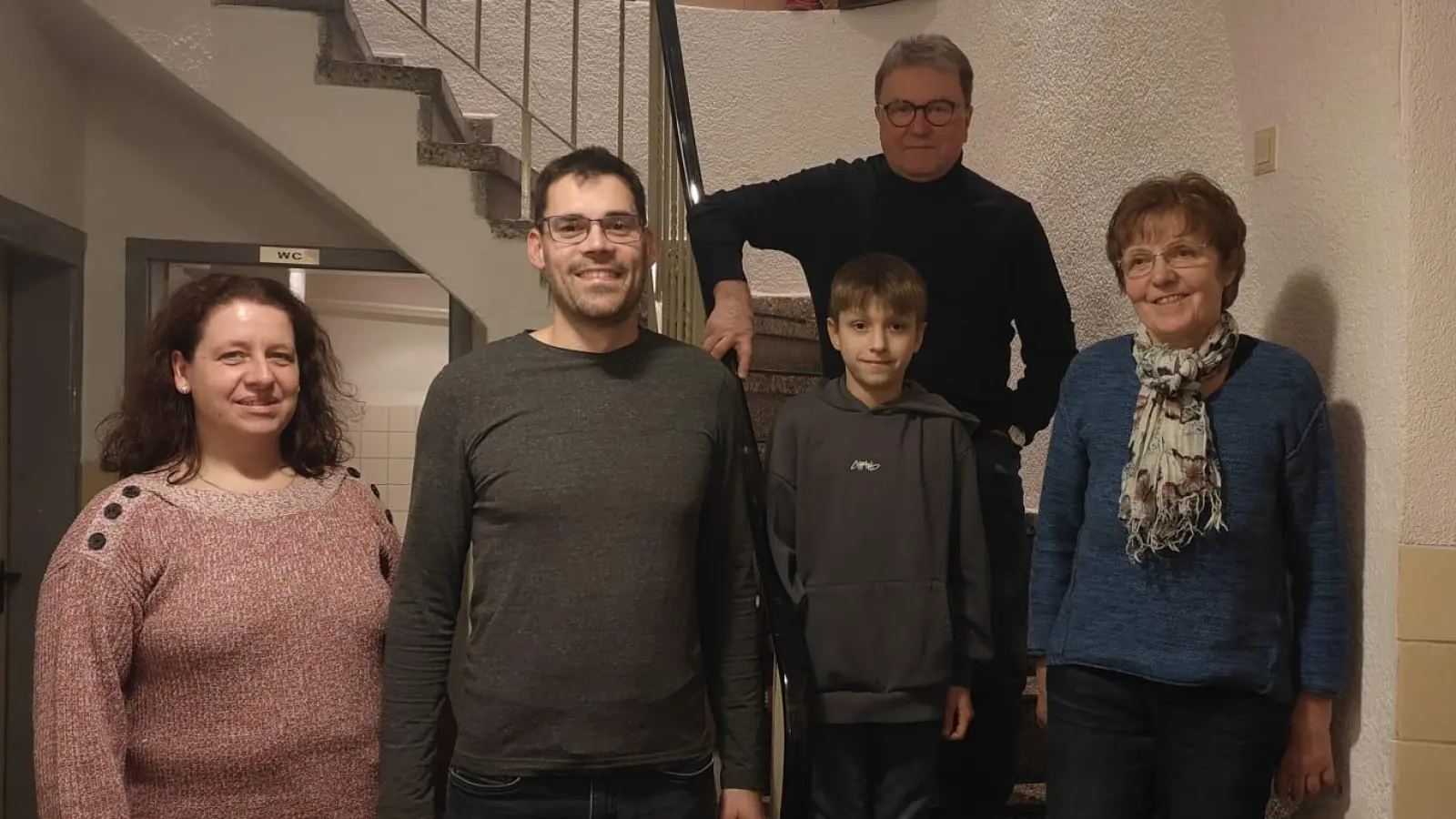 Vorsitzenden Anita Greger und Elisabeth Hösl mit Neuaufnahmen Ben Vollath und Wolfgang Hösl sowie Stadtrat Heinz Uhl (Bild: Anita Greger)