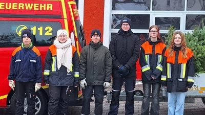 Christbaum-Sammelaktion Jugendfeuerweh Hohenburg (Bild: Thomas Wolfsteiner)