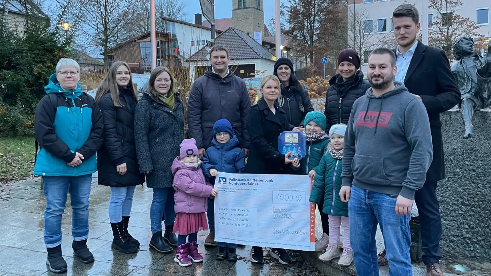 Spendenübergabe an die drei Erbendorfer Kindergärten. (Bild: Tanja Heider)