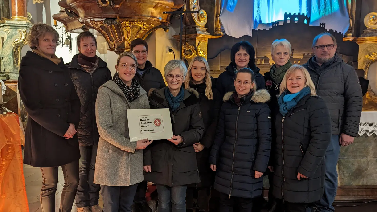 Beim Lichtmess-Singen in Neunaigen wurden 1000 Euro für das Bruder-Gerhard-Hospiz gespendet.  (Bild: Gabi Kastner/exb)