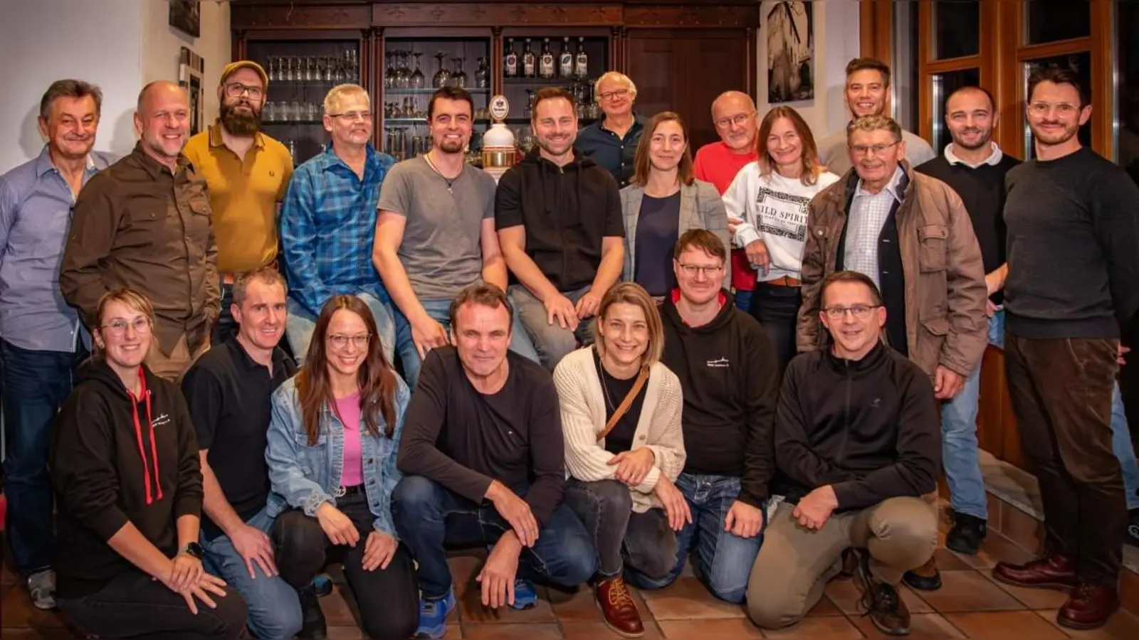 Das gewählte Führungs-TEAM des WSV Nabburg. Neu dabei sind Lilly Buchdrucker, Franz Fruth, Patrizia Spörl, Renè Armes, Michael Irlbacher, Michi Forster, Christoph Neckermann und „Kassier” Josef Obermeier. (Bild: Armin Rösch)