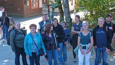 Der Wildpark Höllohe bei Teublitz war Ziel des Flossenbürger Fotoklubs. Neben einem Spaziergang durch das Gelände kam es zu einem Treffen und einem spannenden Erfahrungsaustausch mit den Fotoamateuren Teublitz. (Bild: Bernhard Neumann)