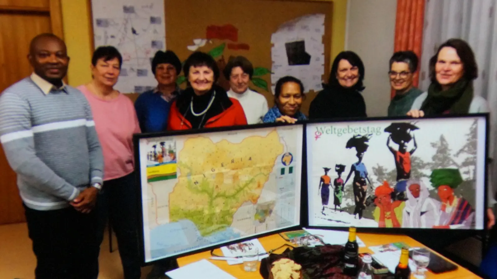 Kaplan Kenneth Onuoha bereicherte den Vorbereitungsabend mit Informationen aus seinem Heimatland Nigeria (Bild: Elfriede Weiß)