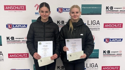 Von re. nach li: Jana Stahl 2.Platz (Schüler) und Mia Horoszak 2.Platz (Jugend) der Jugendrangliste  (Bild: Monika Horoszak )