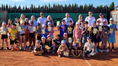 Gruppenbild der Teilnehmer und Trainer (Bild: Thomas Grabinger)