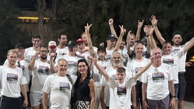 Die internationalen Fußballer mit der Präsidentin des Rotary Clubs Calvia International sowie dem Präsident des RC Stiftland Roland Grillmeier.  (Bild: Roland Grillmeier)