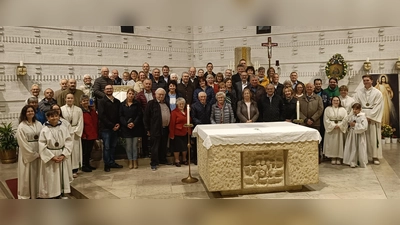 Gruppenbild in der Pfarrkirche Kirchenthumbach (Bild: Alfred Kick)