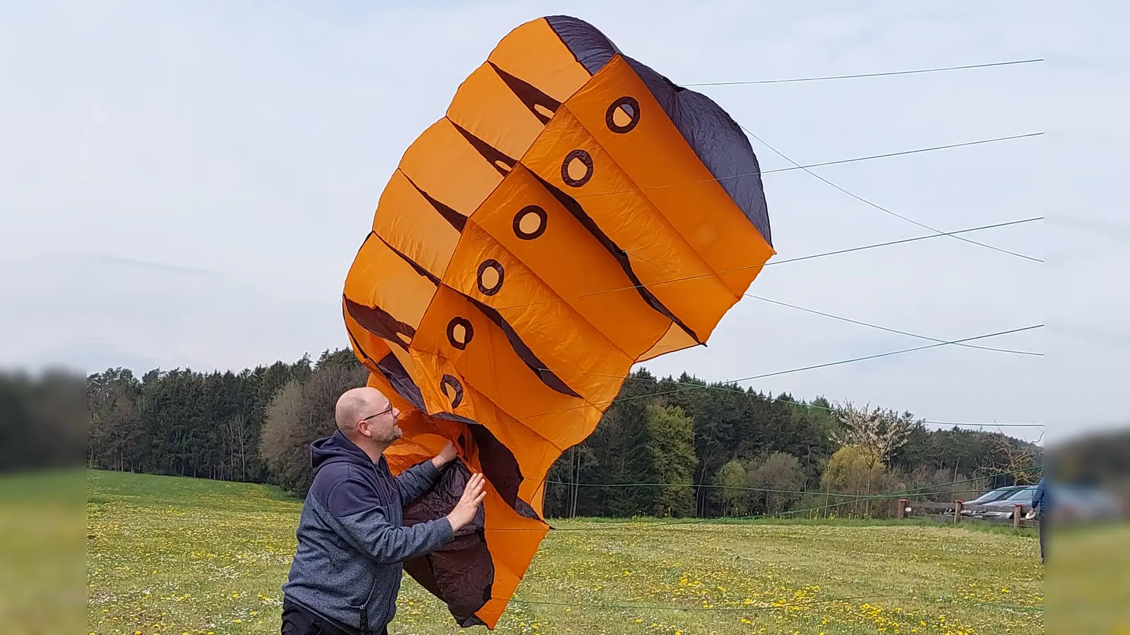 Der Start einer Lenkmatte wird vorbereitet. (Bild: Peter Ostermann)