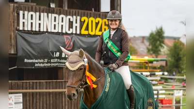Gute Stimmung und glückliche Gewinner beim Finale des Rasencups 2026. (Bild: Dr. Carmen Lööck)
