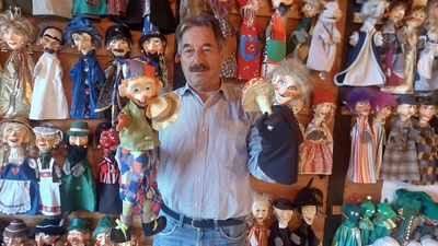 Mit dem Waldgeist startet Puppenspieler das Winterprogramm in Edeldorf (Grafik: Hermann Papacek)