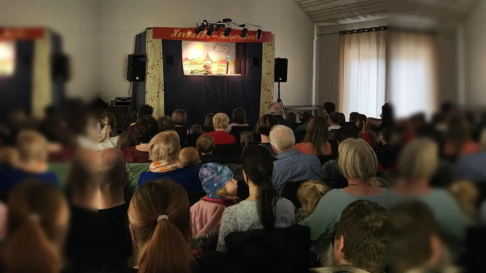 Aufführung des Kasperltheaters. (Bild: Sarah Weiß)