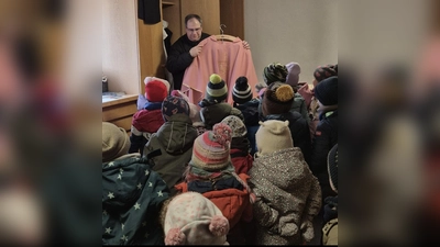 Die Kinder des Schwarzachtal-Kindergartens entdecken die Welt der Berufe. (Bild: Katrin Schymala)