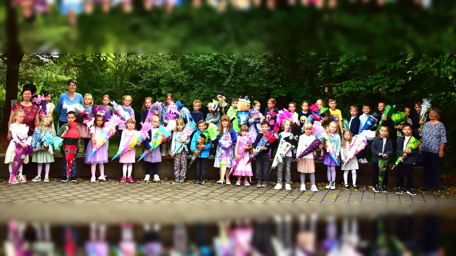 Die Schulanfänger an der Grundschule in Illschwang. (Bild: Christine Ruoff)