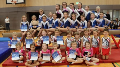 7 Mannschaften der Turngemeinschaft Tirschenreuth beim Mannschaftspokal in Weiden (Bild: Julia Ritter)