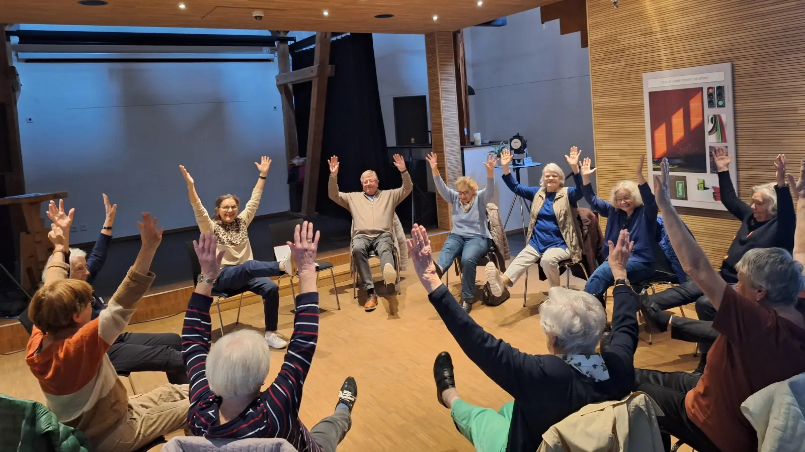 Viel Freude hatten die Teilnehmerinnen und Teilnehmer an den verschiedenen Übungen.  (Bild: Monika Grötsch)