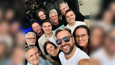 Seit über 20 Jahren verbindet INTERMEZZO Musik mit sozialem Engagement. Am 2. Oktober spielt die Formation wieder im Vilsecker Burgstodl für den guten Zweck. (Bild: Benjamin Spitzl)