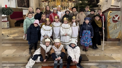 Das Familiengottesdienst-Team der Pfarreiengemeinschaft Winklarn-Thanstein veranstaltete am Heiligen Abend eine Kinderchristmette mit Krippenspiel in der Pfarrkirche Pfarrkirche St. Andreas in Winklarn. (Bild: Manuela Wutz)