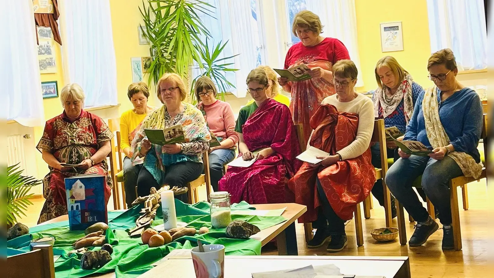 Das ökumenische Vorbereitungsteam des Weltgebetstages (Bild: Johanna Gebhard)