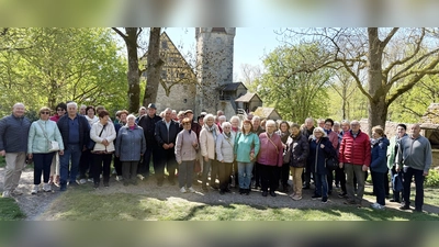 Bei einer besonderen Stadtführung erfuhr die Gesellschaft Frohsinn „von der Frau des letzten Minnesängers” Tiefschürfendes über die reiche Geschichte Rothenburgs. (Bild: Robert Dotzauer)