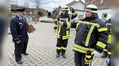 Knoten und Stiche (Bild: Sebastian Lobinger)