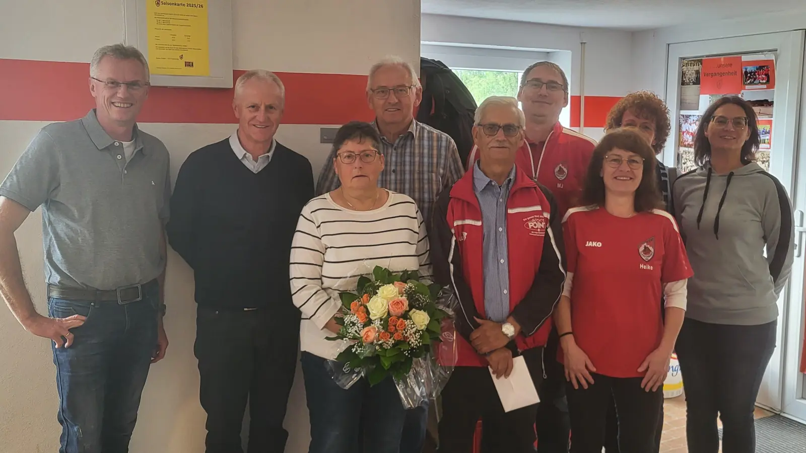 Familie Käs und Mitglieder der Vereine (Bild: Klaus Windschügl)