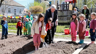 Die AckerRacker im Städtischen Kindergarten Kunterbunt in Erbendorf. (Bild: Roland Wellenhöfer)