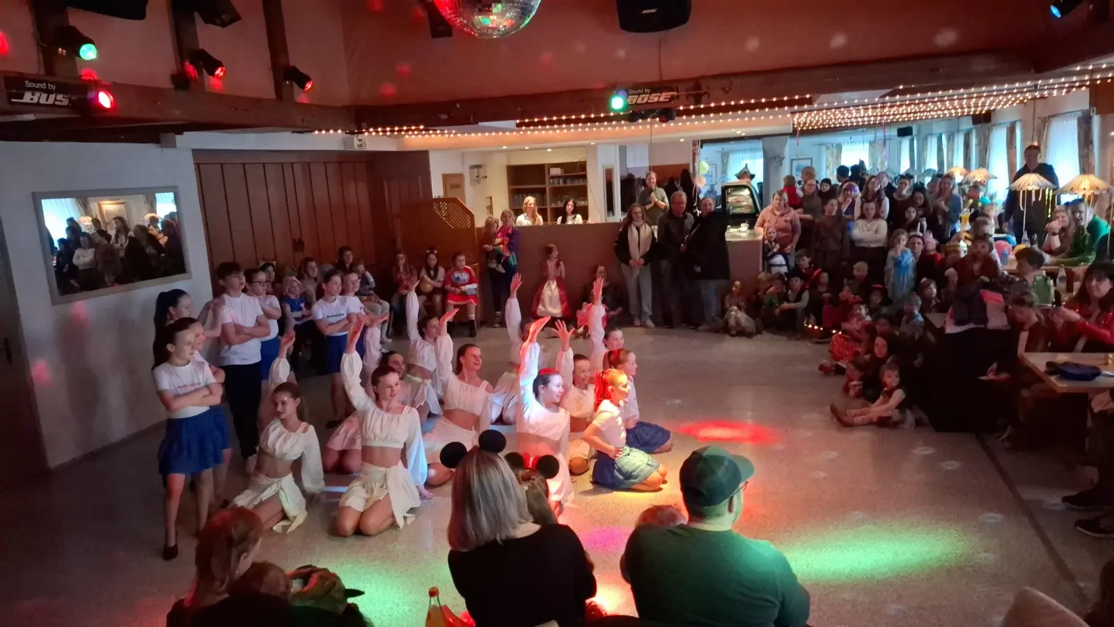 Die Tänzerinnen und der Tänzer glänzten am Kuchsaal mit mehreren Auftritte. (Bild: Karl Ziegler)