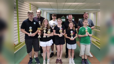 Die Schnittbesten und Clubmeister: vhl. Thomas Wild, Fabian Kirner, Franz Strobl, Dominik Hölzel; vvl: Yannick Bauer, Cassandra Pirschel, Tabitha Bauer, Emma Kirner, Jonas Braunschmid (Bild: Franz Wagner)