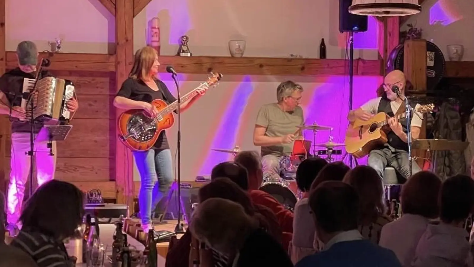 Auftritt der Band „Farmers Five”  (Bild: Michael Graf)