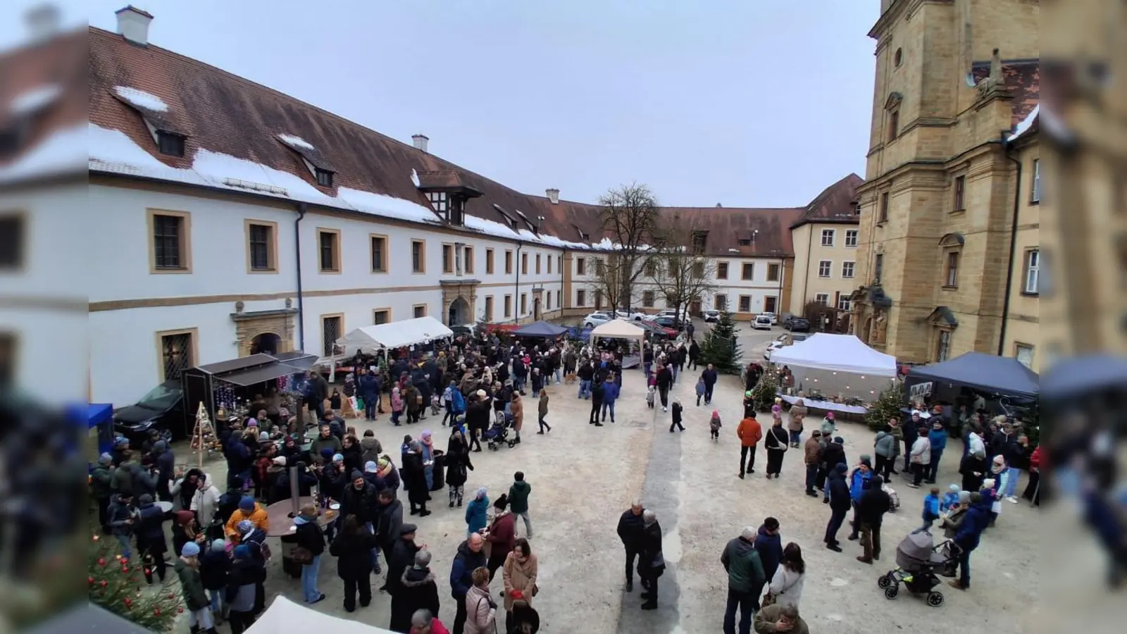 Am 29. November 2026, von 13 bis 18 Uhr lädt Don Bosco Ensdorf wieder zum Ensdorfer Klosteradvent ein: vorweihnachtliches Markttreiben und buntes Programm für die ganze Familie. (Bild: Katharina List )